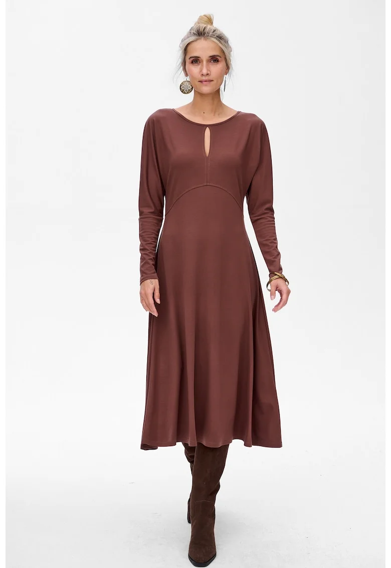 Rochie evazata cu maneca lunga