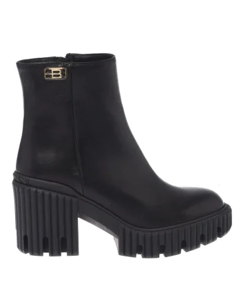 Ghete de piele cu talpa cu striatii, Negru