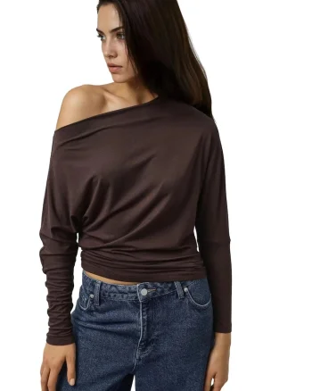 Bluza dama,  tricotat elastic, maneca lunga, guler asimetric, maro mocca inchis, jerseu