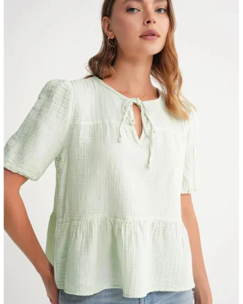 Bluza dama HiCCUP, muselina texturata, decolteu rotund, verde salvie, bumbac