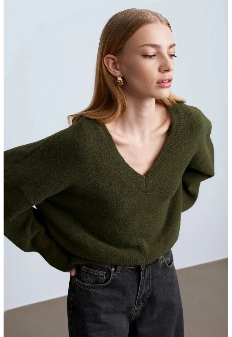 Pulover dama,  regular-fit, cu decolteu in V, verde padure, tricotat cu nervuri,