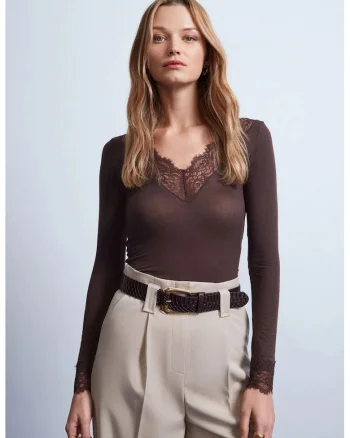 Bluze dama,  Bluza cu decolteu in V, dantela, maro cafea, croiala slim fit