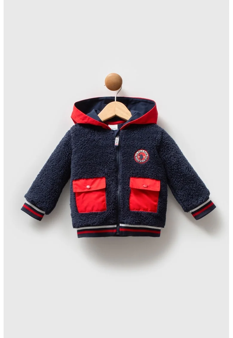 Geaca din material teddy cu buzunare cu clapa, Rosu/Albastru inchis