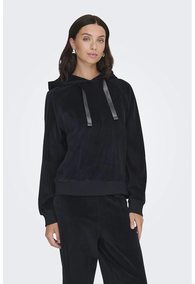 Hanorac cu maneci raglan, Negru
