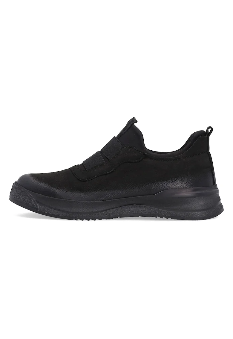 Pantofi din nubuc