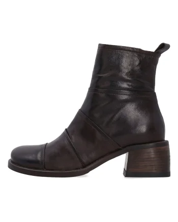 Botine din piele cu fermoar si toc