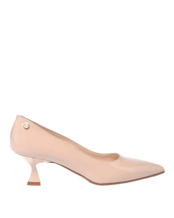 Pantofi de piele lacuita cu varf ascutit, Crem