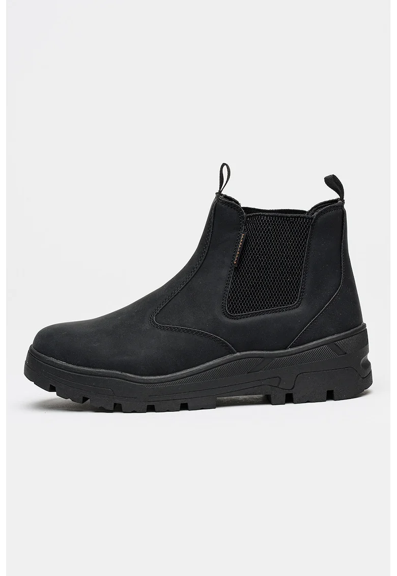 Ghete Chelsea Raindrum, Negru