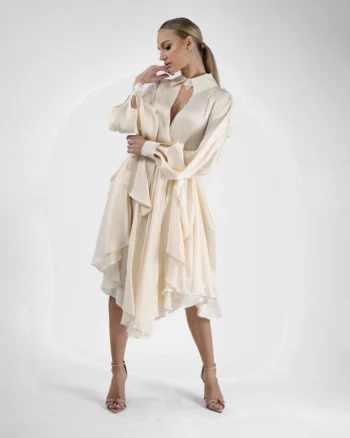 Rochie din matase cu maneci decupate