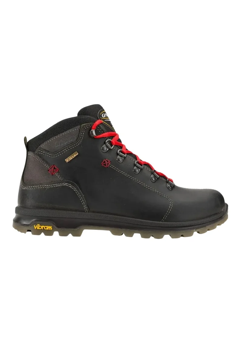 Bocanci de trekking din peile