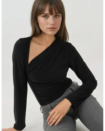 Bluza dama  decolteu asimetric, tricot, Negru