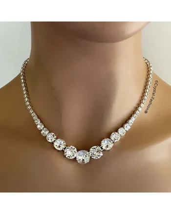 Colier Tennis Descrescator cu cristale Swarovski® la baza gatului