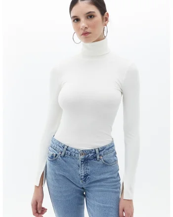 Bluza din amestec de bumbac cu guler inalt
