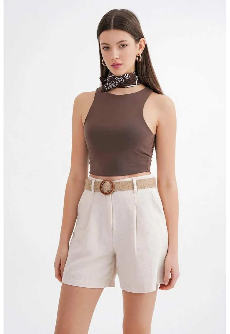 Pantaloni scurti dama,  talie inalta, detaliu curea, textil bej
