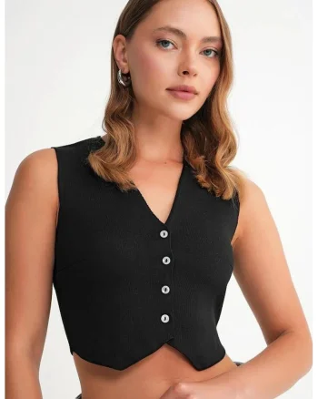 Vesta scurta,  cu nasturi, decolteu in V, negru, tricot,
