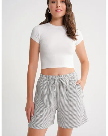 Pantaloni scurti dama,  talie inalta, dungi, alb/negru, textil