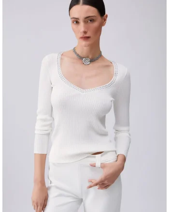 Pulover slim fit cu decolteu in V, Alb