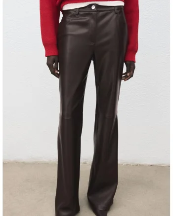 Pantaloni evazati din piele sintetica, Maro