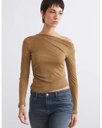 Bluza slim-fit cu decolteu asimetric, Caramel