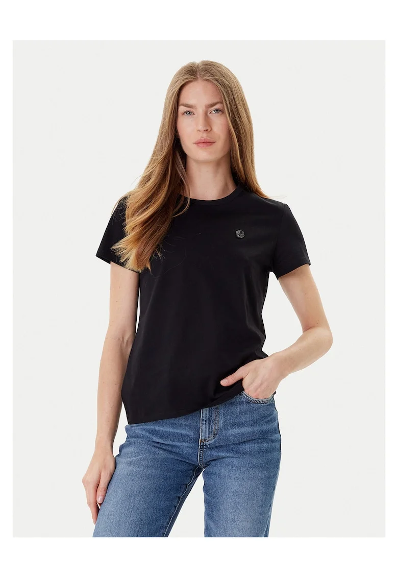 Tricou negru,  Negru