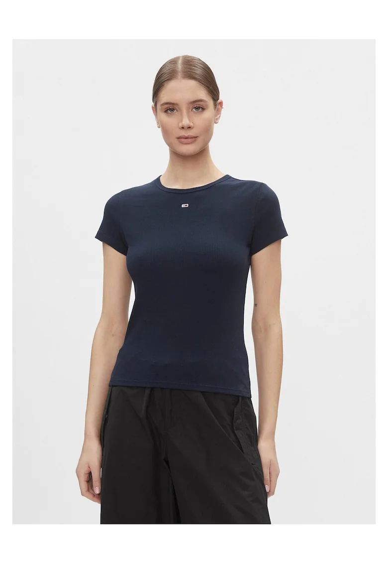 Tricou bleumarin,  Dama