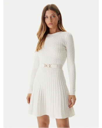 Rochie tricotata de dama  ecru, 2 caracteristici reprezentative,
