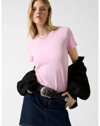 Tricou cu decolteu la baza gatului, Roz
