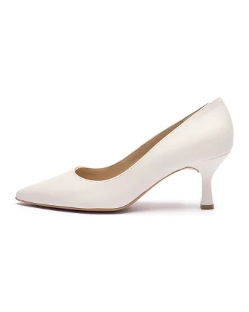 Pantofi de piele cu toc si varf ascutit Joan, Crem