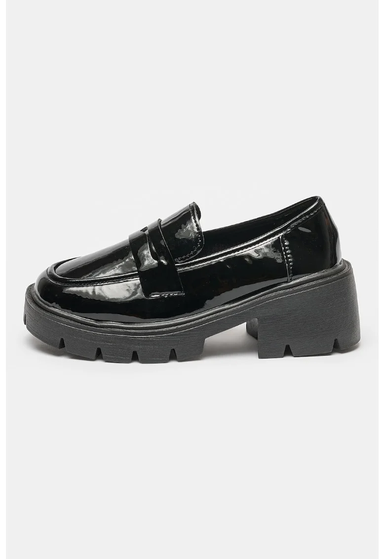 Pantofi loafer masivi cu aspect lacuit, Negru