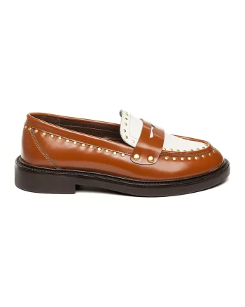 Pantofi loafer cu nituri Harloe, Alb fildes/Maro scortisoara