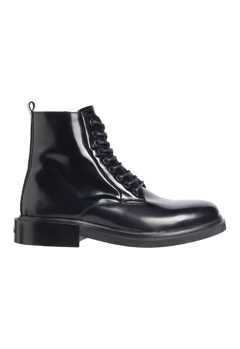 Ghete de piele cu aspect lucios, Negru