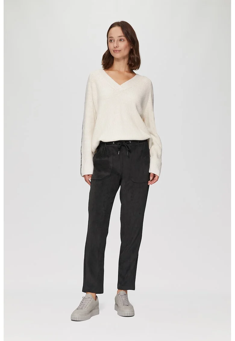 Pantaloni cu snur, Negru