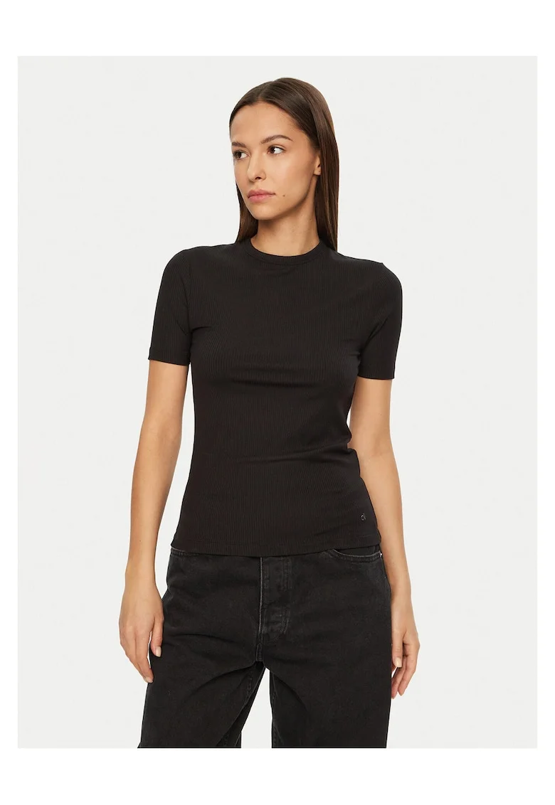 Tricou  negru, dama