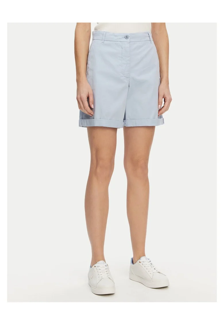 Pantaloni scurti  albastru deschis,
