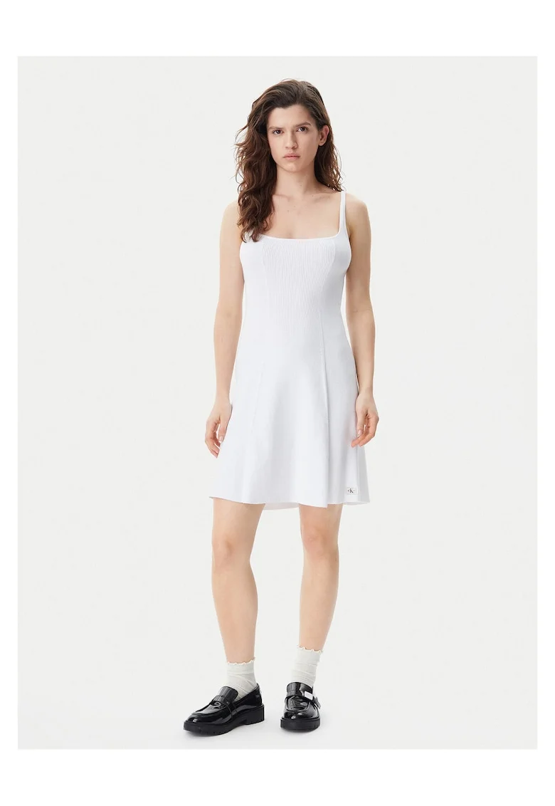 Rochie casual dama  alba, 2 caracteristici reprezentative