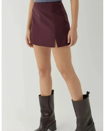 Fusta scurta,  slim fit, cu slit, mov,
