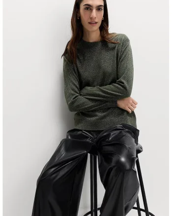 Pulover cu aspect stralucitor si decolteu la baza gatului, Verde sparanghel