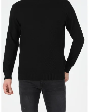 Pulover regular fit cu decolteu la baza gatului, Negru
