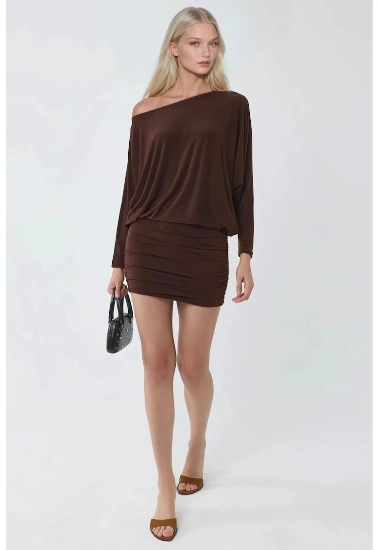 Rochie mini  mulata, guler asimetric, maro, jerseu