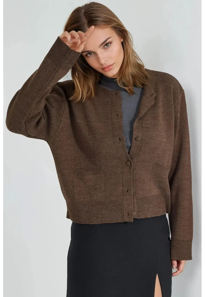 Cardigan tricotat  scurt, cu nasturi, maro, tricot