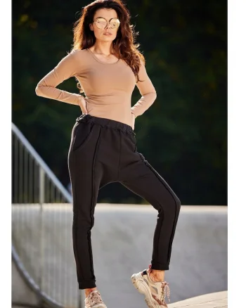 Pantaloni dama, Negru