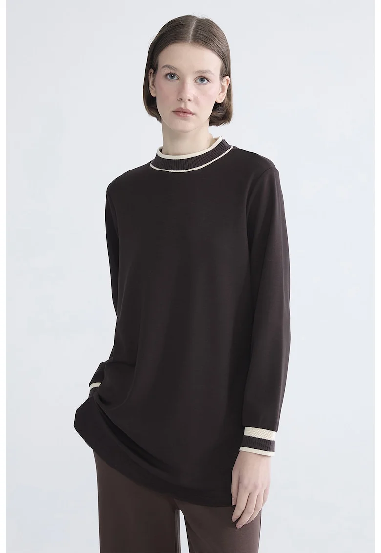 Bluza lejera cu guler scurt, Maro inchis