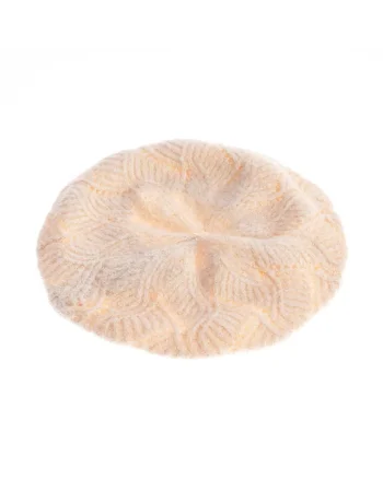 Bereta crem tricotata cu model elegant