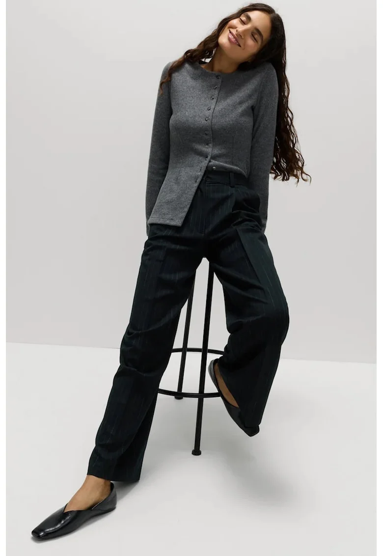 Pantaloni cu croiala ampla si model in dungi, Negru