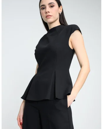 Buza cu peplum cu maneci scurte, Negru