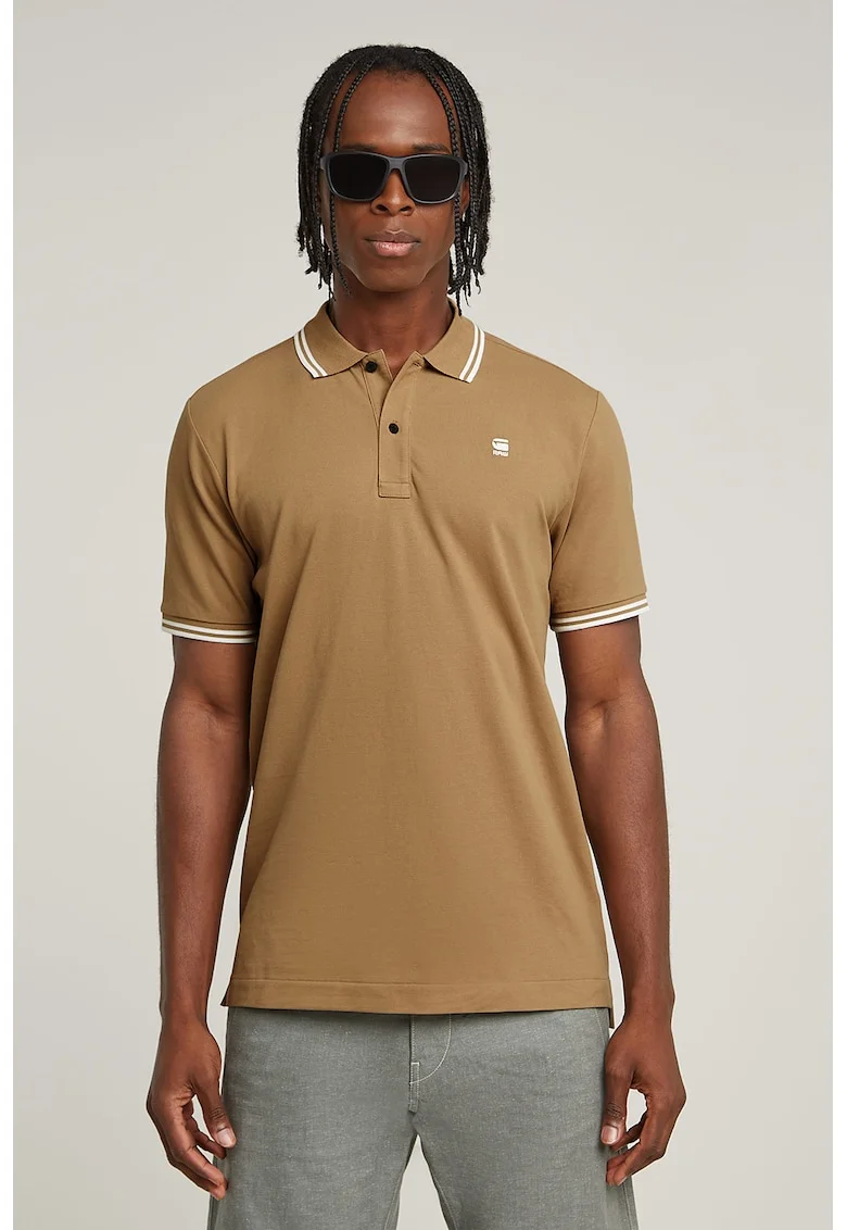 Tricou polo slim fit Dunda, Maro camel/Alb optic