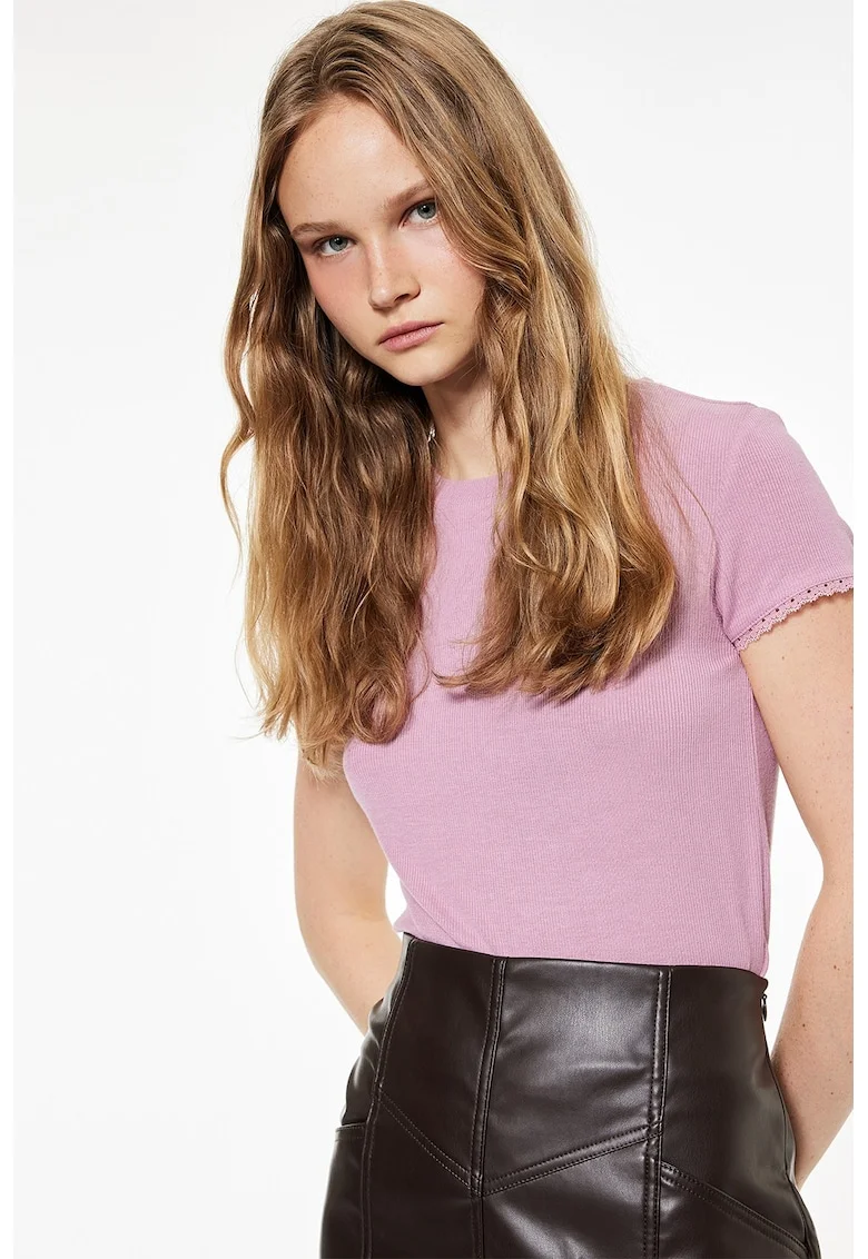 Tricou slim-fit cu decolteu la baza gatului, Rosu deschis