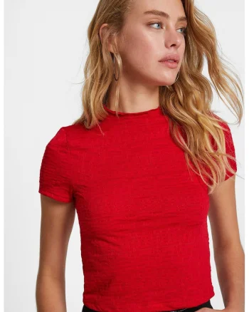 Tricou crop, Rosu vermillion