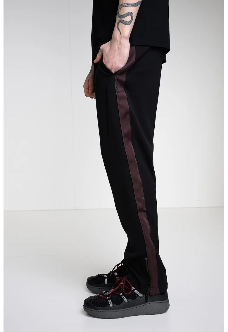 Pantaloni relaxed fit de trening Dolos, Negru/Violet