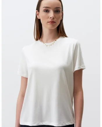 Tricou din amestec de modal cu decolteu la baza gatului
